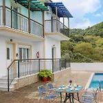 Mitzelos Villa Moni Evaggelistrias