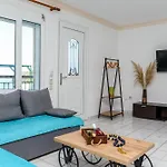 Villa Mitzelos *