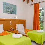 Villa Mitzelos *