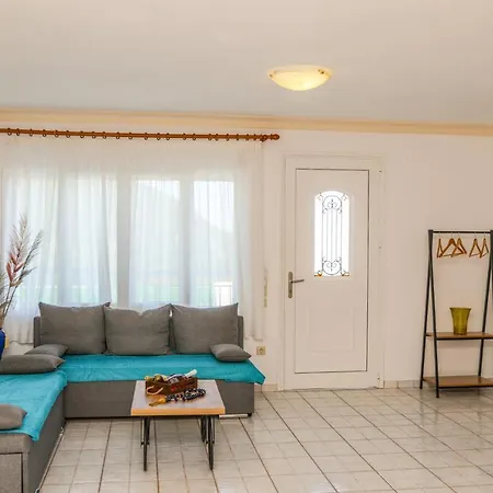 Mitzelos Вилла Moni Evaggelistrias