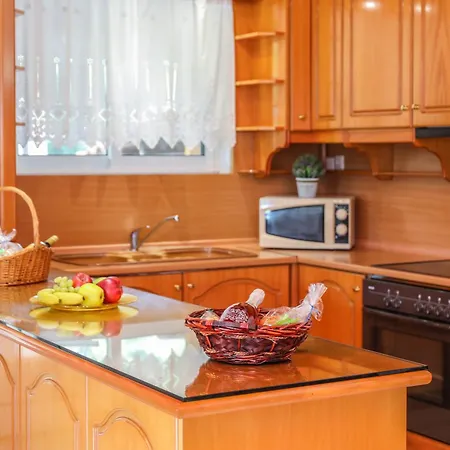 Mitzelos * Moni Evaggelistrias