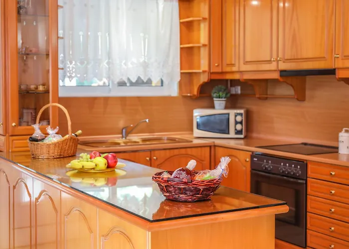 Mitzelos * Moni Evaggelistrias