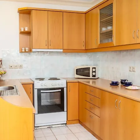 Villa Mitzelos Moni Evaggelistrias