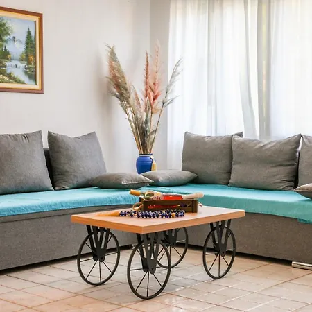 Mitzelos Villa Moni Evaggelistrias