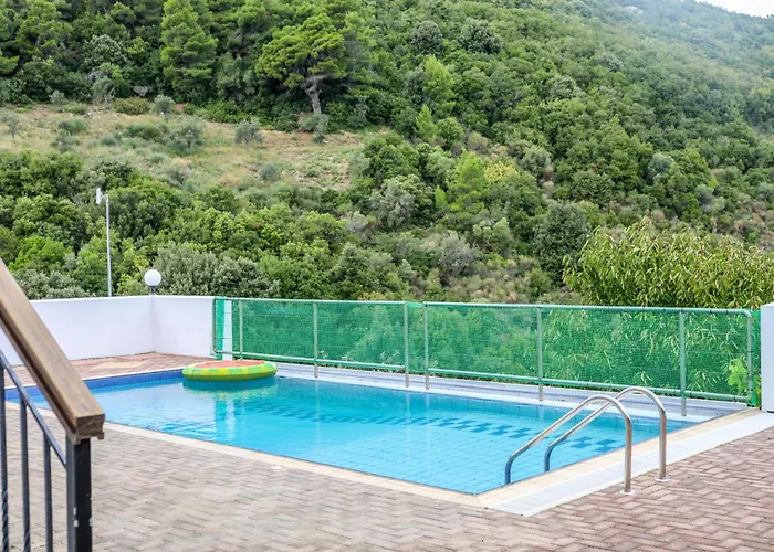 Villa Mitzelos Moni Evaggelistrias