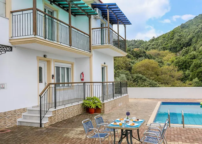 Mitzelos Villa Moni Evaggelistrias